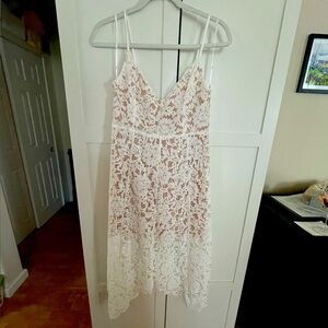 White Lace Lulu’s Dress